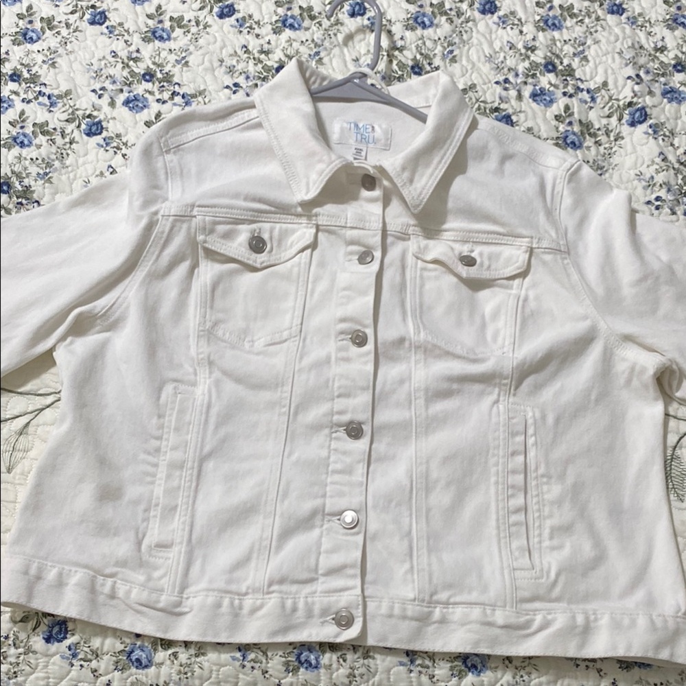 Women's White Denim Jacket - Picture 5 of 13